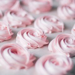 新年のおめでたいお菓子、期間限定の和菓子”花びら餅” ご存じでしたか？