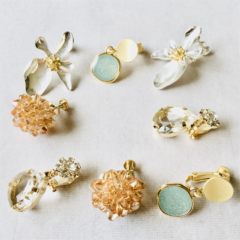 アクセサリーで気持ちが躍る！使わなくなったピアスも簡単にイヤリングに！